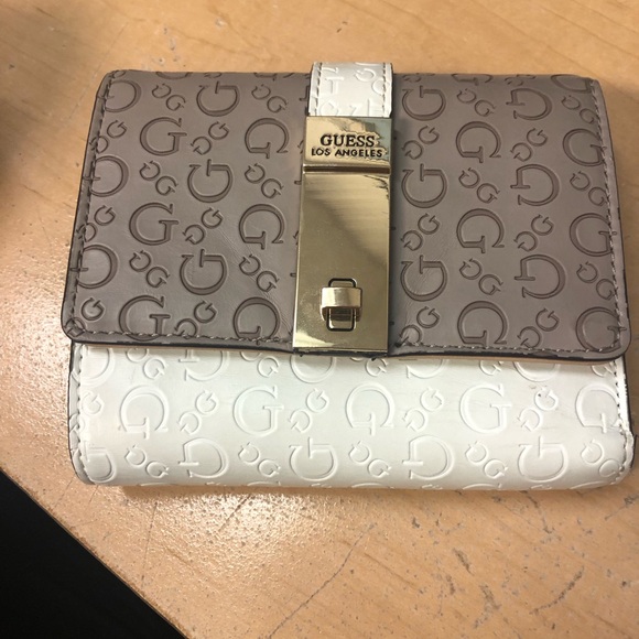 Handbags - Billetera Guess Small Wallet